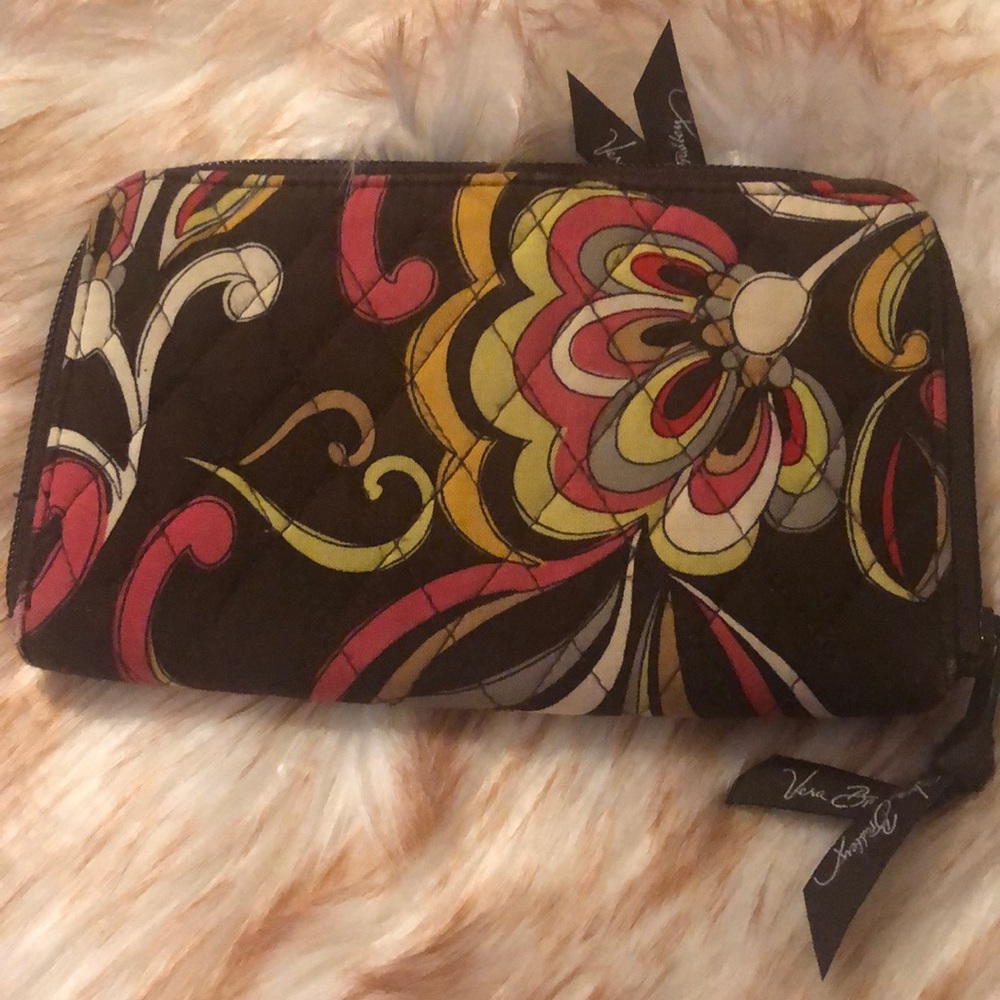 💜 3/$24 Vera Bradley zip around wallet Puccini
